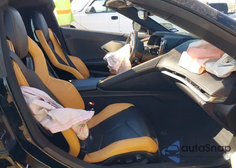 2021 Chevrolet Corvette Stingray Rwd 2Lt z USA, uszkodzony, nr VIN 1G1YB2D4XM5102669